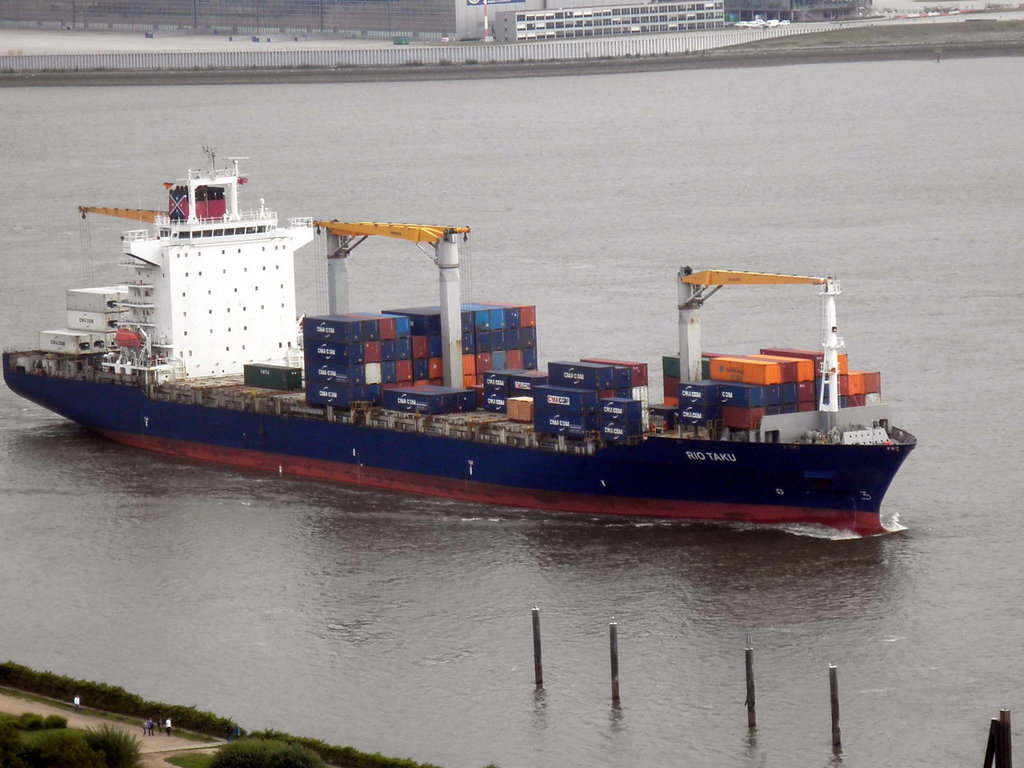 Rio Taku auf der Elbe
