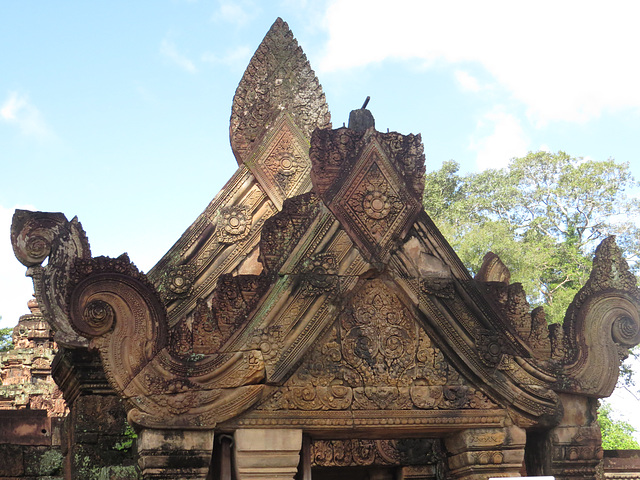 Banteay Srei : gopura est de la 2e enceinte.