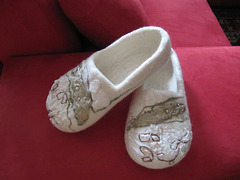 felted slippers - white