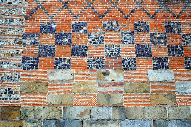 Mur de l'abbaye de la Chaise-Dieu-du-Theil