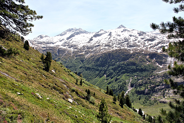 Blick auf die umliegenden Berge des Gschlößtales