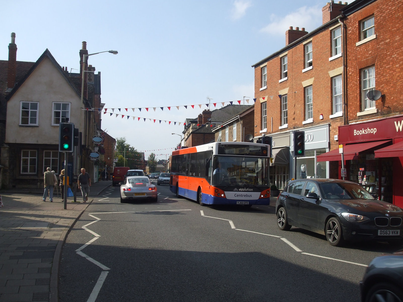 DSCF5902 Centrebus 660 (YJ60 GFE) in Oakham - 10 Sep 2014