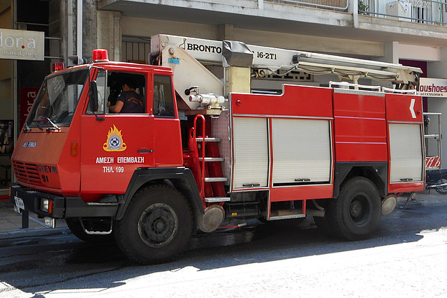 Steyr 1291 fire engine (1-400)