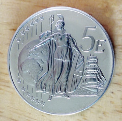 UK Euro "Pattern" coin (1 of 2).