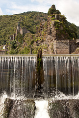 The weir at Ambialet