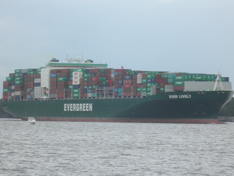 Containerschiff  EVER LIVELY
