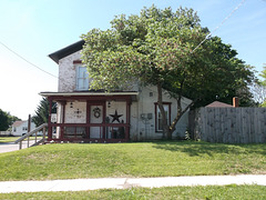 Starry house / Maison étoilée.