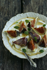 Viigimarjad mee ja kreeka jogurtiga / Figs with honey and greek yogurt
