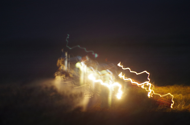 au départ, je voulais photographier ... une moissonneuse batteuse de nuit, et voilà....