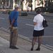 Attendre le bus en talons hauts / Waiting for the bus in high heels - Recadrage