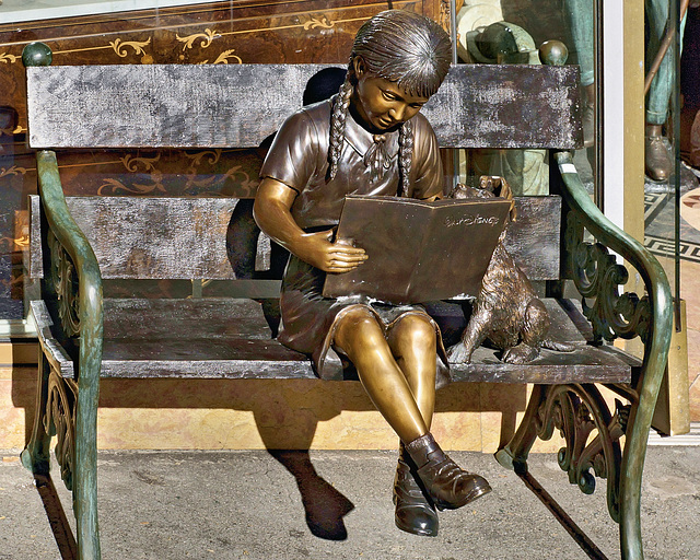 Reading – Grant Avenue at Bush Street, Chinatown, San Francisco, California