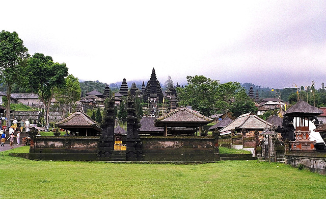 Bali.  Pura Besakih, der bedeutendste Tempel für Hindus.  ©UdoSm