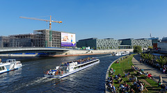 Samstag an der Spree (© Buelipix)