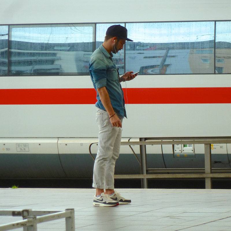 Cologne 2014 – Hauptbahnhof – Mobile phone