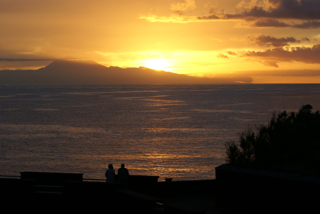 Santa Cruz de La Palma. Sonnenaufgang drüben hinter Teneriffa. ©UdoSm