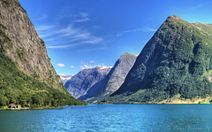 Kjøsnesfjorden, Skei i Jølster.