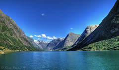 Kjøsnesfjorden, Skei i Jølster.