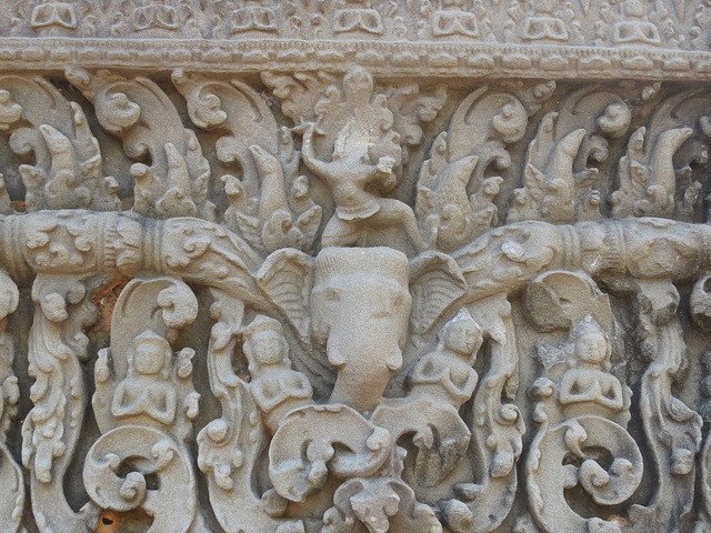 Indra sur son éléphant tricéphale.