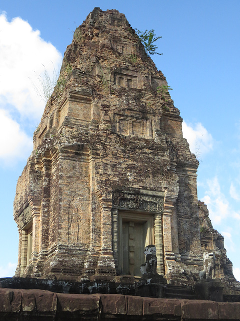 Mebon oriental : la tour centrale.