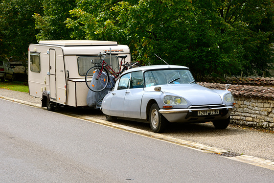 Colombey-les-Deux-Églises 2014 – Citroën DS with caravan