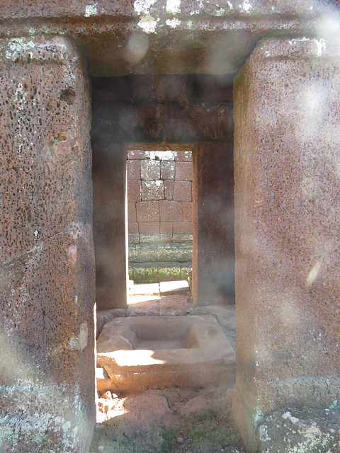 Pre Rup : abri de stèle.