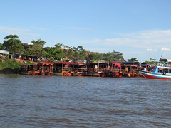 Tonle Sap : les restaus flottants.