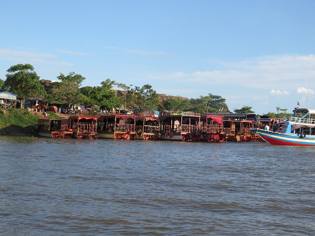 Tonle Sap : les restaus flottants.