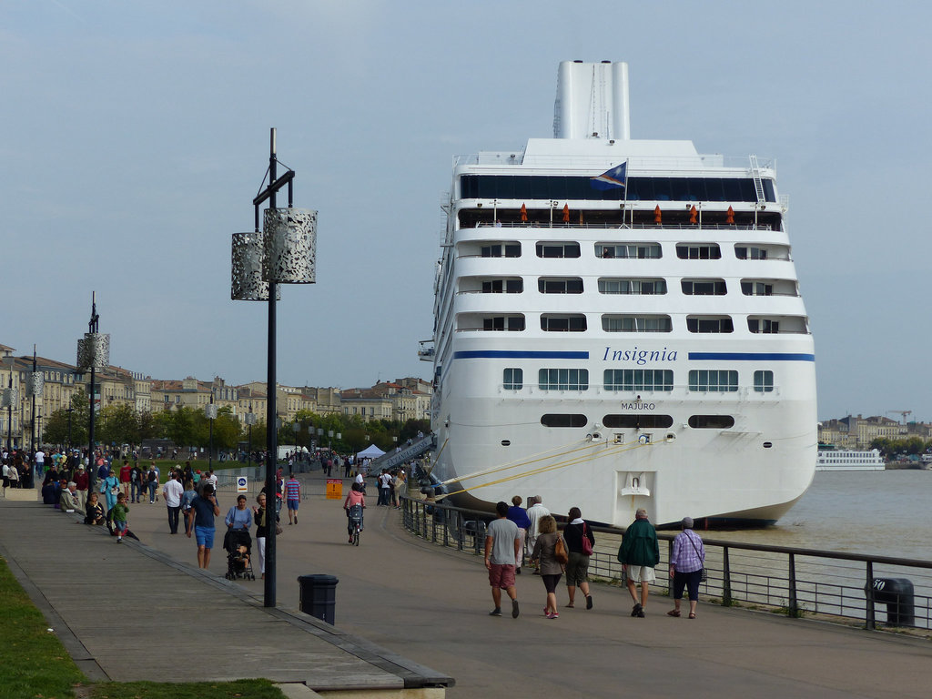 Oceania Insignia at Bordeaux (2) - 28 September 2014