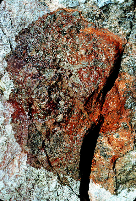 05-hematite_breccia