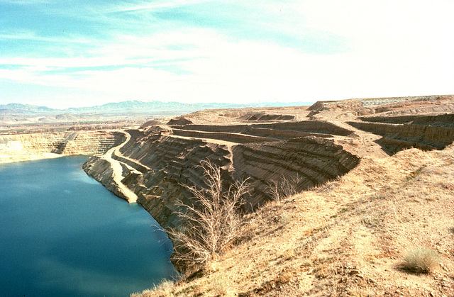 yerington_pit2-3-95_adj