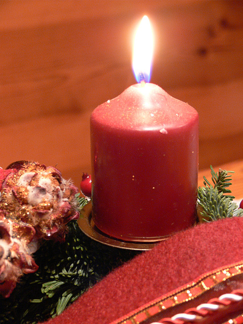 Advent, Advent, ein Lichtlein brennt