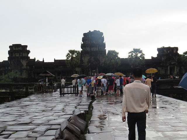 Angkor Vat : entrée de la 4e enceinte.