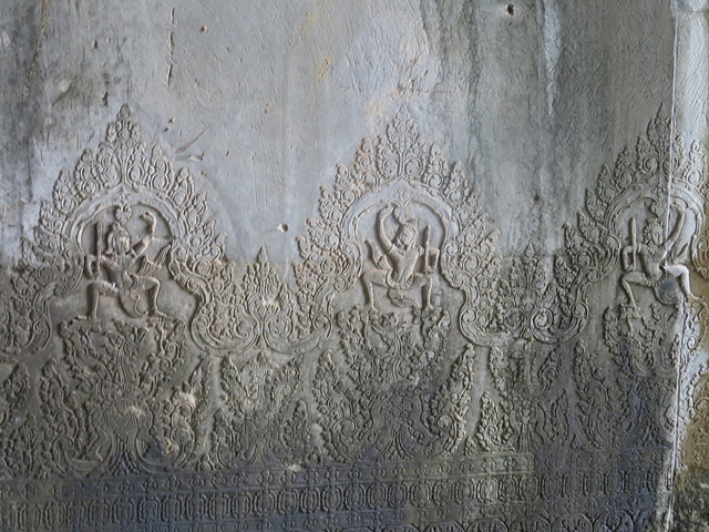 Angkor Vat, galerie de la 4e enceinte : danseuses