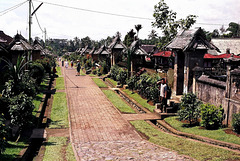 Bali, Penglipuran, Dorfstrasse.  ©UdoSm