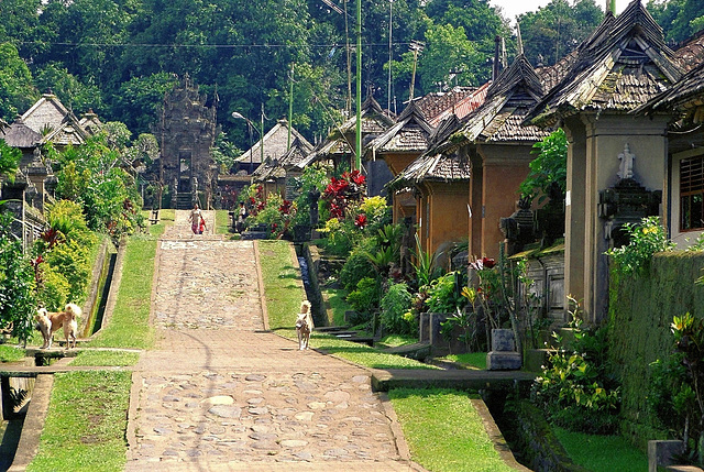 Bali, Penglipuran, Dorfstrasse.  ©UdoSm