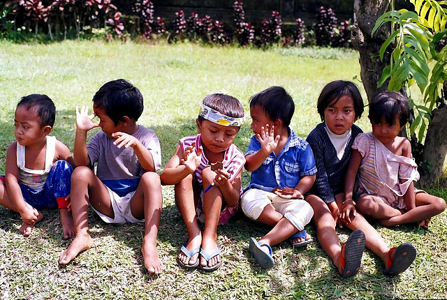 Bali,  Penglipuran, 'Coole Typen'. ©UdoSm