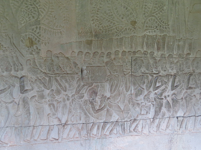 Angkor Vat, "défilé historique" : cortège de religieux.