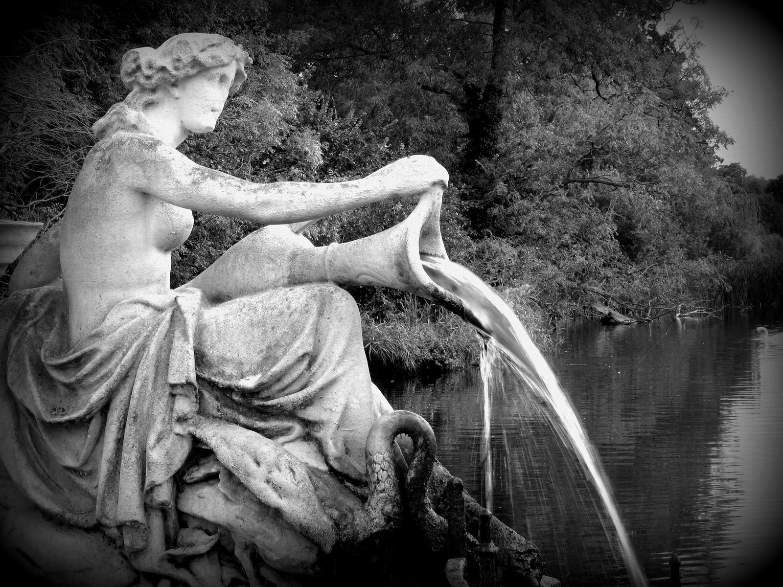 Italian Gardens B&W2