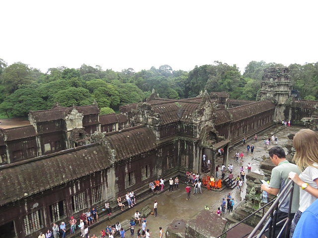 Angkor Vat : vue depuis la 1e enceinte.