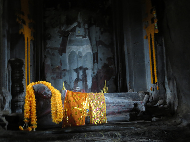 Angkor Vat : bouddha couché.