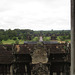 Angkor Vat : l'entrée ouest vue depuis la 1e enceinte.