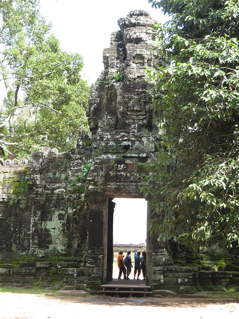 Banteay Kdei : porte est de la 4e enceinte.