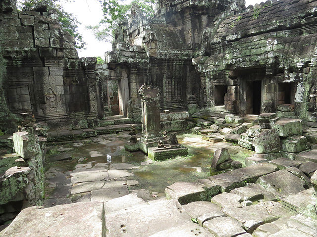 Banteay Kdei : cour intérieure sud-ouest.