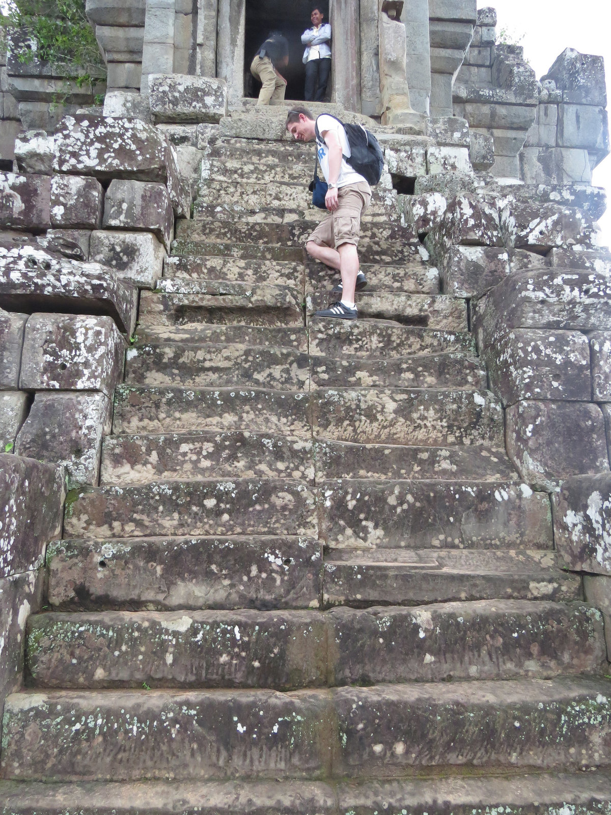 Ta Keo : en montant l'escalier.