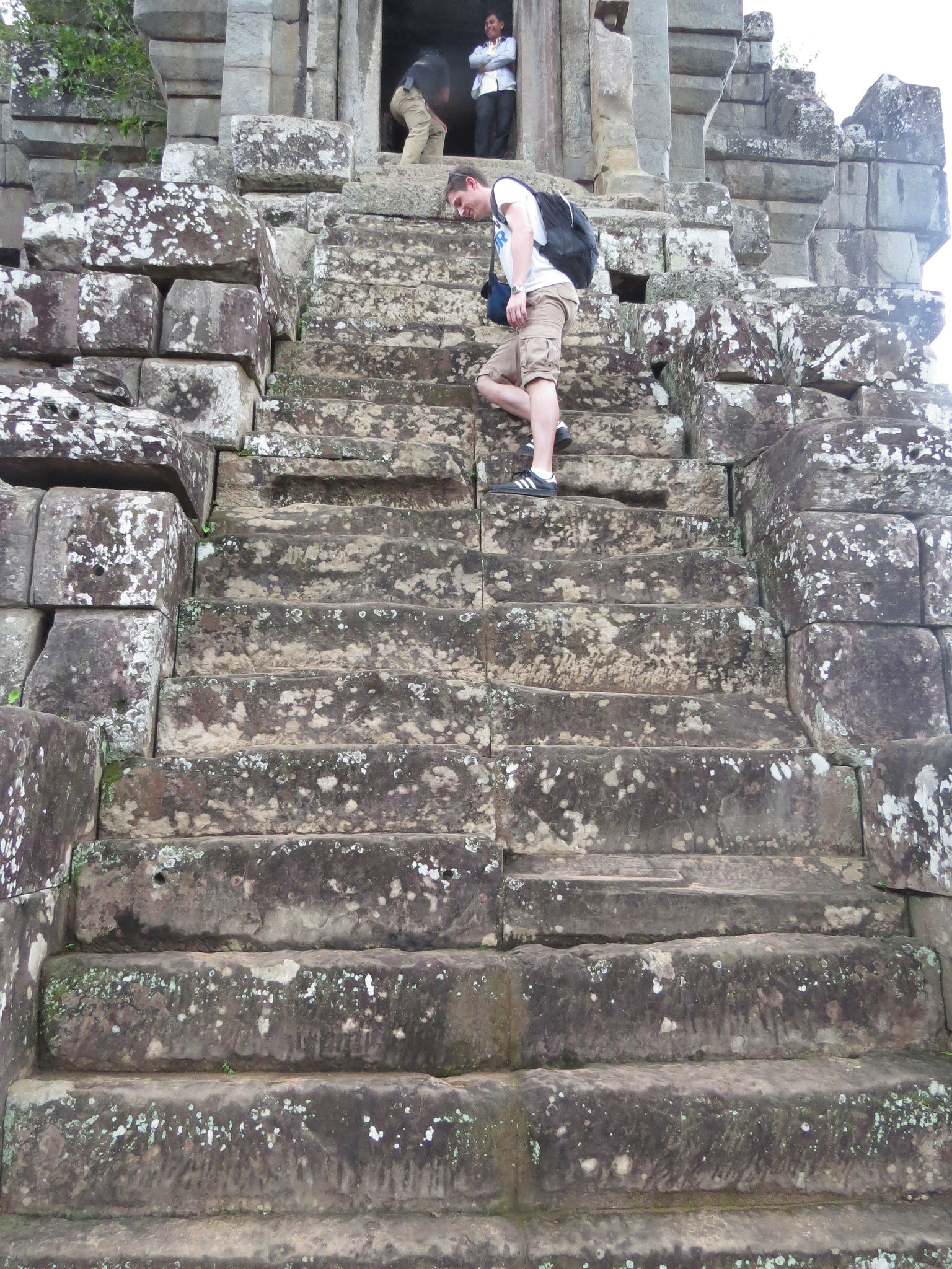 Ta Keo : en montant l'escalier.