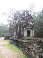 Thommanon : la tour-sanctuaire vue depuis le Mandapa, 2