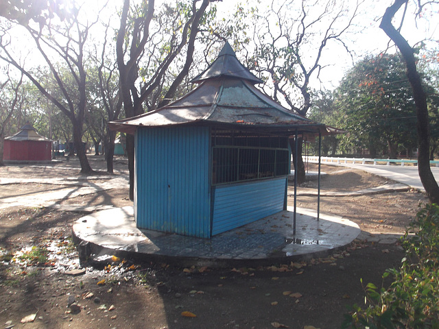 Blue booth among cuban shadows