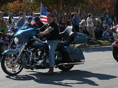 - more bikers riding to Honor Our Veterans