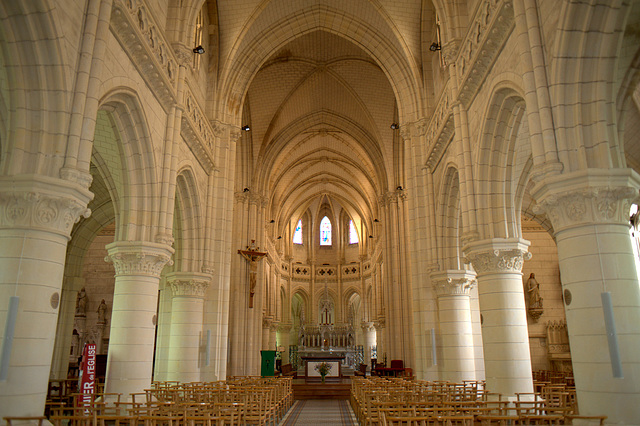 Nef de l'église de Bricquebec