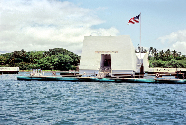 05-arizona_memorial_adj